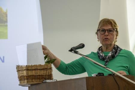Lili Jazbec Novinarska konferenca v Arboretumu Foto Mateja Račevski-1